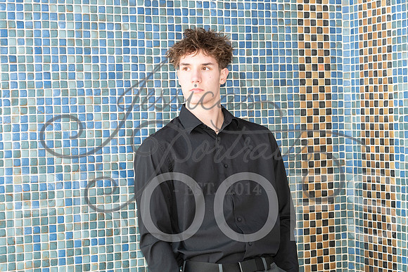 2025-02-01 Stephanie Butler Zayden's Senior Pics Downtown KC_Z63_0844