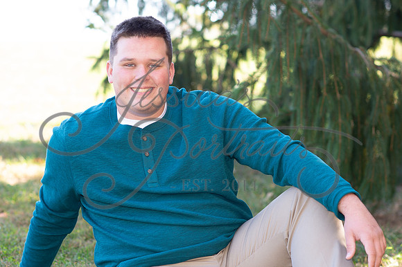 2024-10-26 Dipple Family and Sams Senior pics__JAE2397