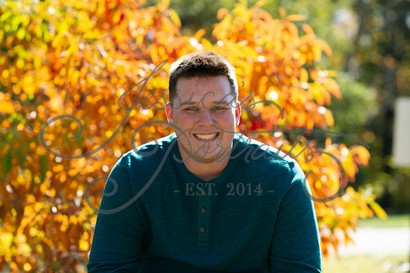 2024-10-26 Dipple Family and Sams Senior pics__JAE2367