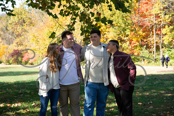 2024-10-26 Dipple Family and Sams Senior pics__JAE2467