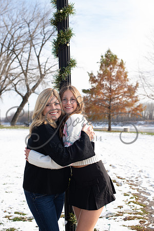 2024-12-01 Lisa Burfeind Downtown Parkville_DSC_9725