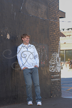 2024-11-01 Vinny Ross Senior pics Downtown Parkville__JAE3903