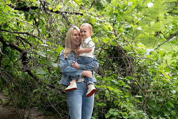 2025-05-23 Wendy and Julie with Baby Max Garney park_Z63_5614