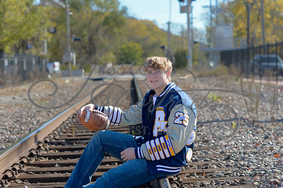 2024-11-01 Vinny Ross Senior pics Downtown Parkville__JAE3933
