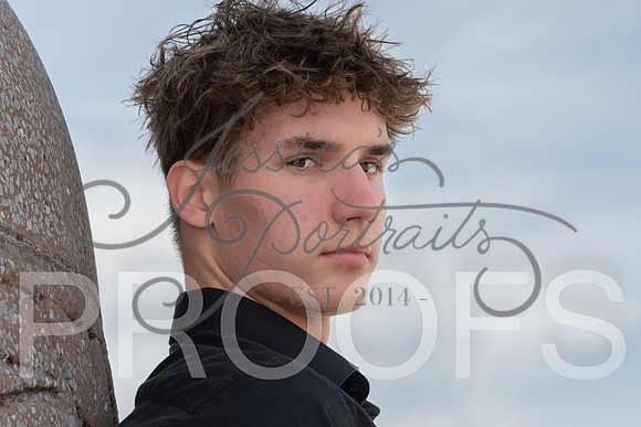 2025-02-01 Stephanie Butler Zayden's Senior Pics Downtown KC_Z63_0832-2