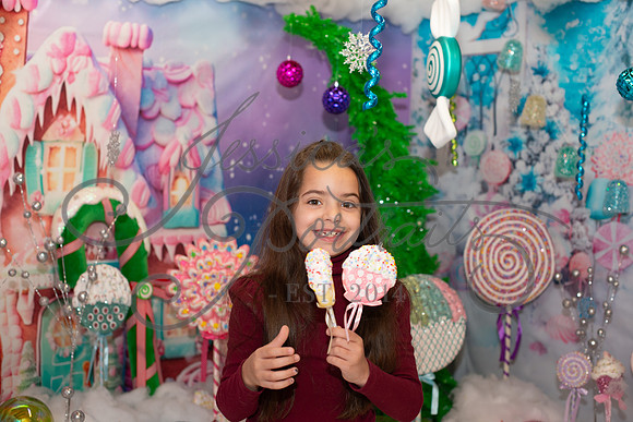 2024-11-23 Tracy Nelson Candy Wonderland_DSC_8558