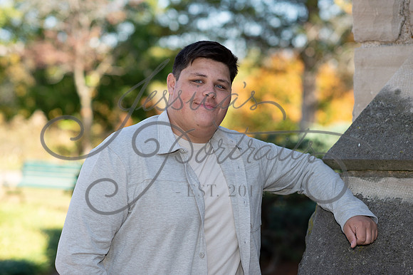 2024-10-26 Dipple Family and Sams Senior pics__JAE2606