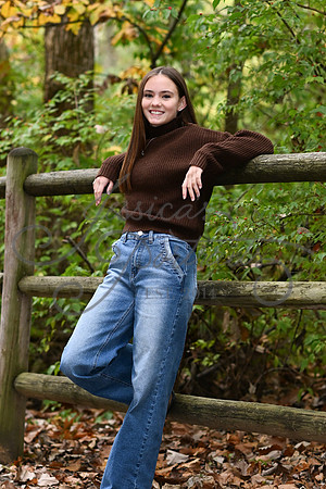 2025-10-26 Laura Karam with Family at Line Creek Park_DSC_0034