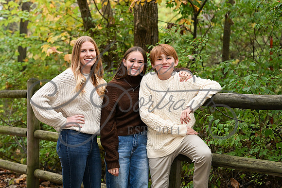2025-10-26 Laura Karam with Family at Line Creek Park_DSC_0072