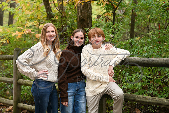 2025-10-26 Laura Karam with Family at Line Creek Park_DSC_0073