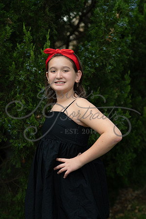 2025-10-17 Jessica Whitehair at Memorial Park In Weatherby Lake_Z63_0433