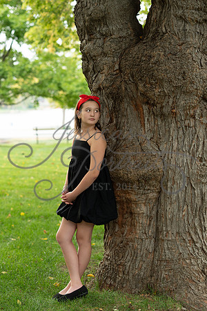 2025-10-17 Jessica Whitehair at Memorial Park In Weatherby Lake_Z63_0437