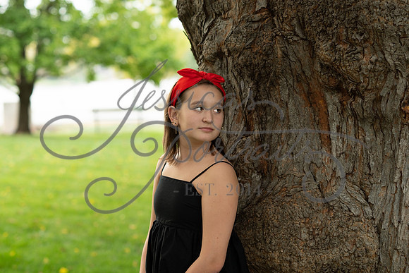 2025-10-17 Jessica Whitehair at Memorial Park In Weatherby Lake_Z63_0439