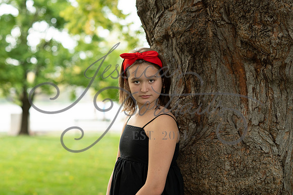 2025-10-17 Jessica Whitehair at Memorial Park In Weatherby Lake_Z63_0441