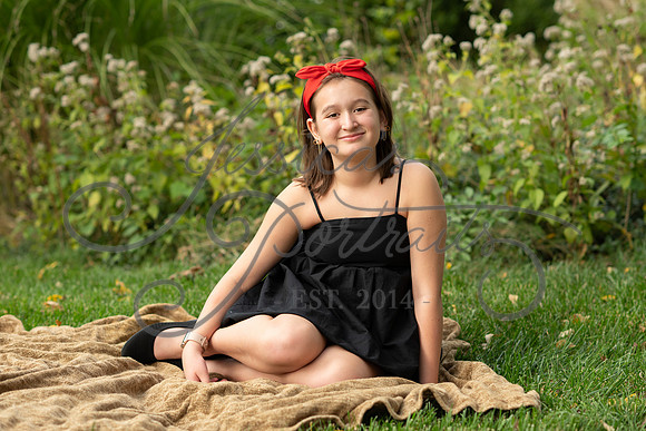 2025-10-17 Jessica Whitehair at Memorial Park In Weatherby Lake_Z63_0449