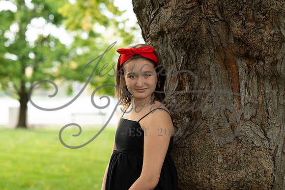 2025-10-17 Jessica Whitehair at Memorial Park In Weatherby Lake_Z63_0442