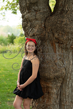 2025-10-17 Jessica Whitehair at Memorial Park In Weatherby Lake_Z63_0444