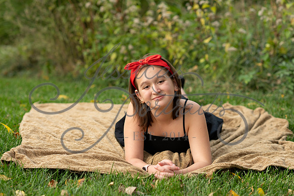 2025-10-17 Jessica Whitehair at Memorial Park In Weatherby Lake_Z63_0446