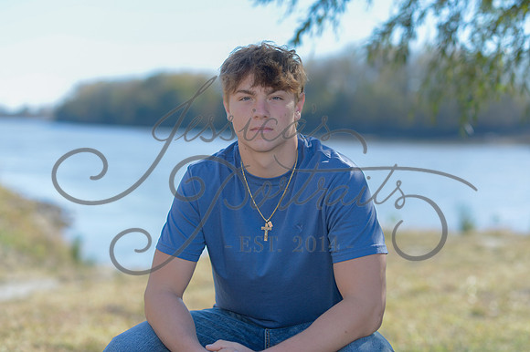 2024-11-01 Vinny Ross Senior pics Downtown Parkville__JAE4066