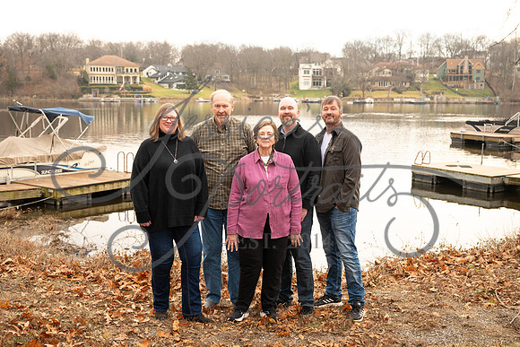 2025-12-27 Amy Schaefer and extended family_DSC_0436