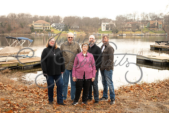 2025-12-27 Amy Schaefer and extended family_DSC_0434