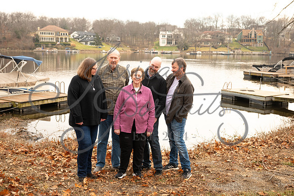 2025-12-27 Amy Schaefer and extended family_DSC_0439