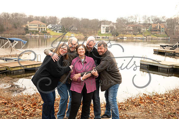 2025-12-27 Amy Schaefer and extended family_DSC_0443