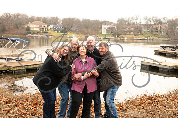 2025-12-27 Amy Schaefer and extended family_DSC_0445