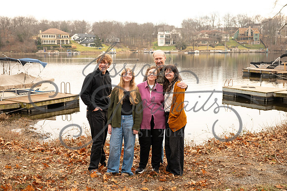 2025-12-27 Amy Schaefer and extended family_DSC_0448