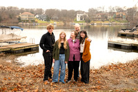 2025-12-27 Amy Schaefer and extended family_DSC_0450