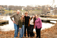 2025-12-27 Amy Schaefer and extended family_DSC_0452