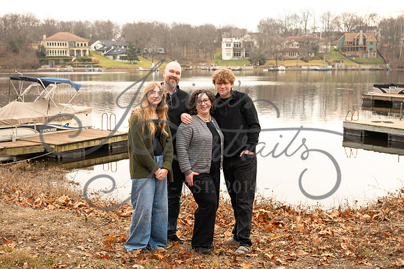 2025-12-27 Amy Schaefer and extended family_DSC_0462