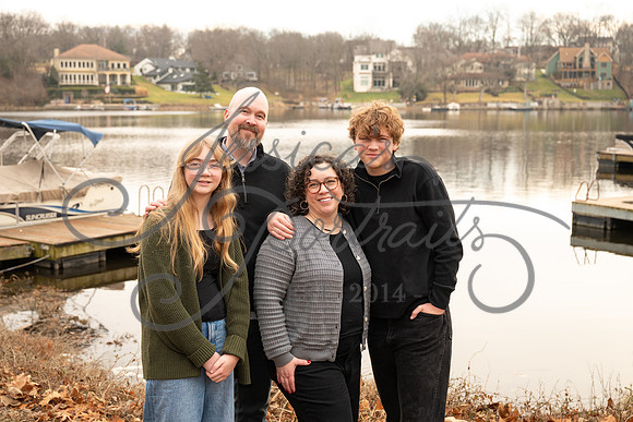 2025-12-27 Amy Schaefer and extended family_DSC_0465