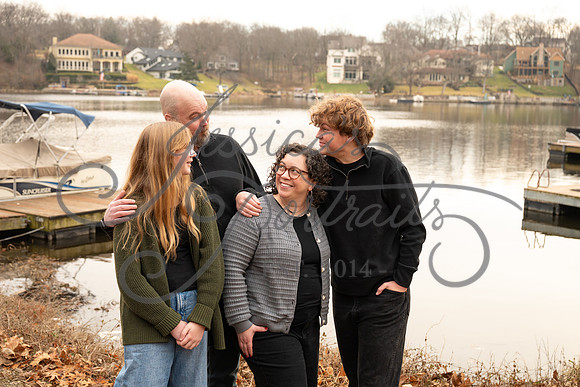 2025-12-27 Amy Schaefer and extended family_DSC_0473