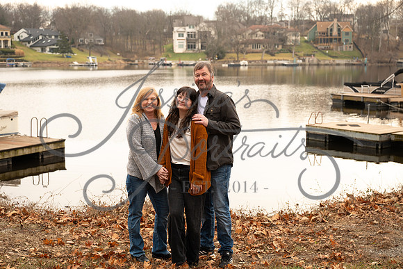 2025-12-27 Amy Schaefer and extended family_DSC_0480
