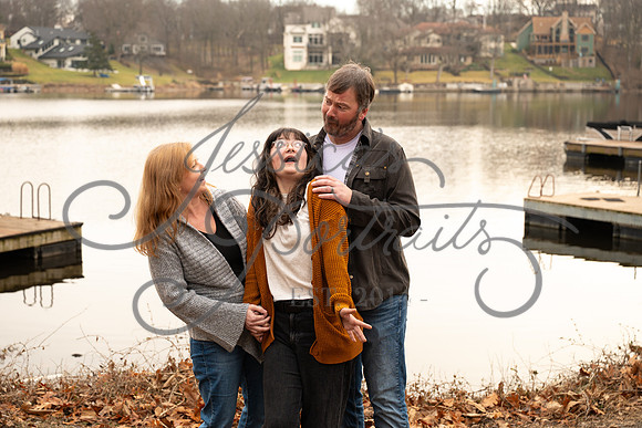 2025-12-27 Amy Schaefer and extended family_DSC_0486