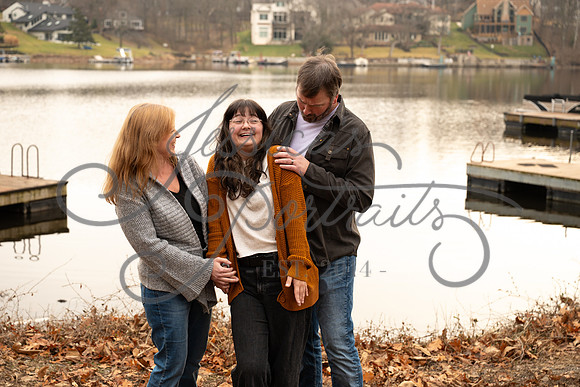 2025-12-27 Amy Schaefer and extended family_DSC_0490