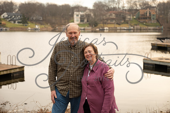 2025-12-27 Amy Schaefer and extended family_DSC_0492