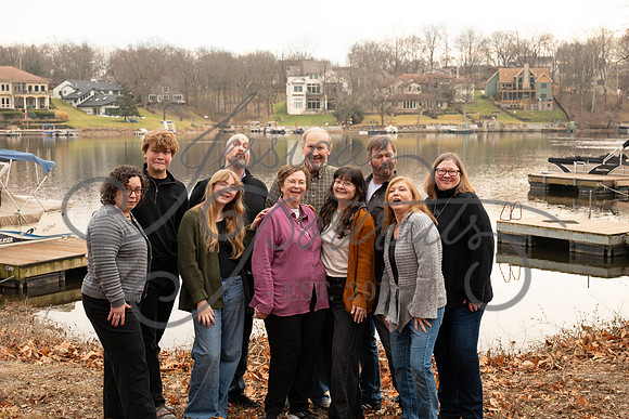 2025-12-27 Amy Schaefer and extended family_DSC_0520