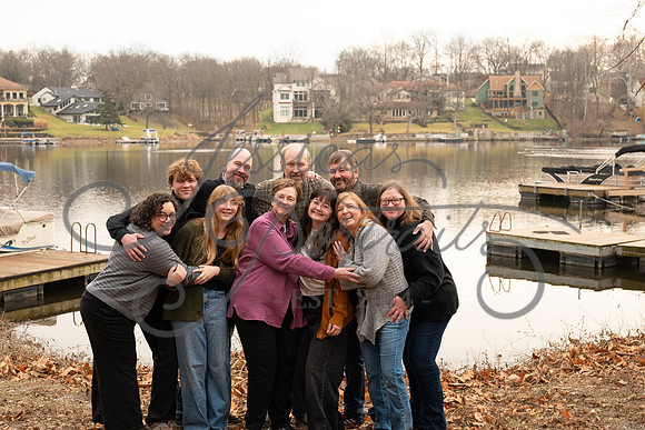 2025-12-27 Amy Schaefer and extended family_DSC_0523