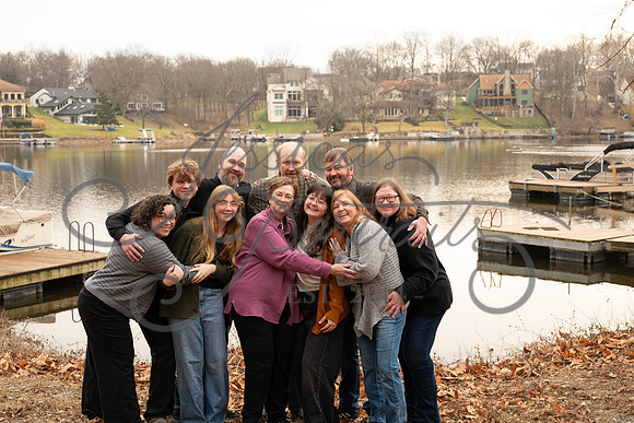 2025-12-27 Amy Schaefer and extended family_DSC_0524