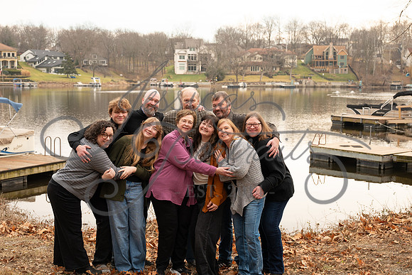 2025-12-27 Amy Schaefer and extended family_DSC_0526