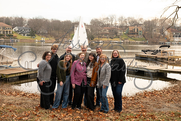 2025-12-27 Amy Schaefer and extended family_DSC_0535
