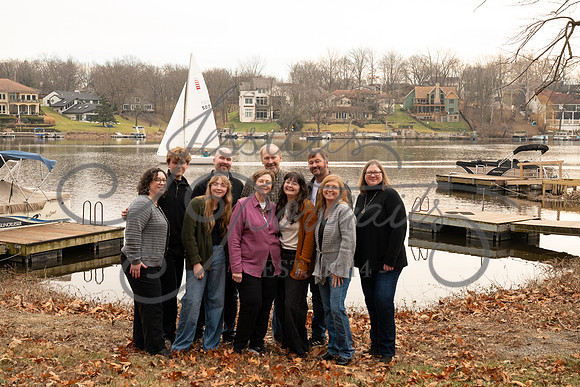 2025-12-27 Amy Schaefer and extended family_DSC_0537