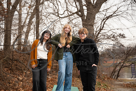 2025-12-27 Amy Schaefer and extended family_DSC_0547