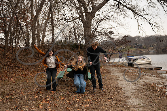 2025-12-27 Amy Schaefer and extended family_DSC_0553