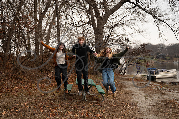 2025-12-27 Amy Schaefer and extended family_DSC_0557