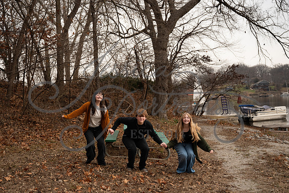 2025-12-27 Amy Schaefer and extended family_DSC_0560