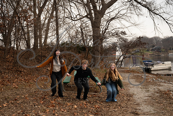 2025-12-27 Amy Schaefer and extended family_DSC_0561