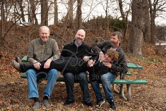 2025-12-27 Amy Schaefer and extended family_DSC_0568